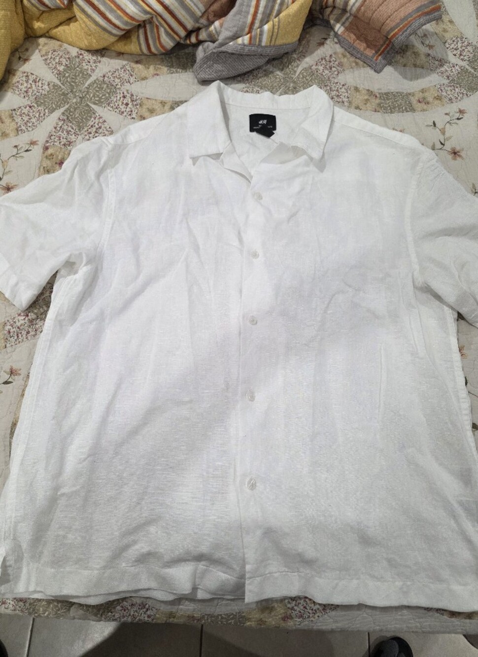 H&M White Short-Sleeve Linen Button-Up Shirt